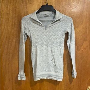 Athleta top size small